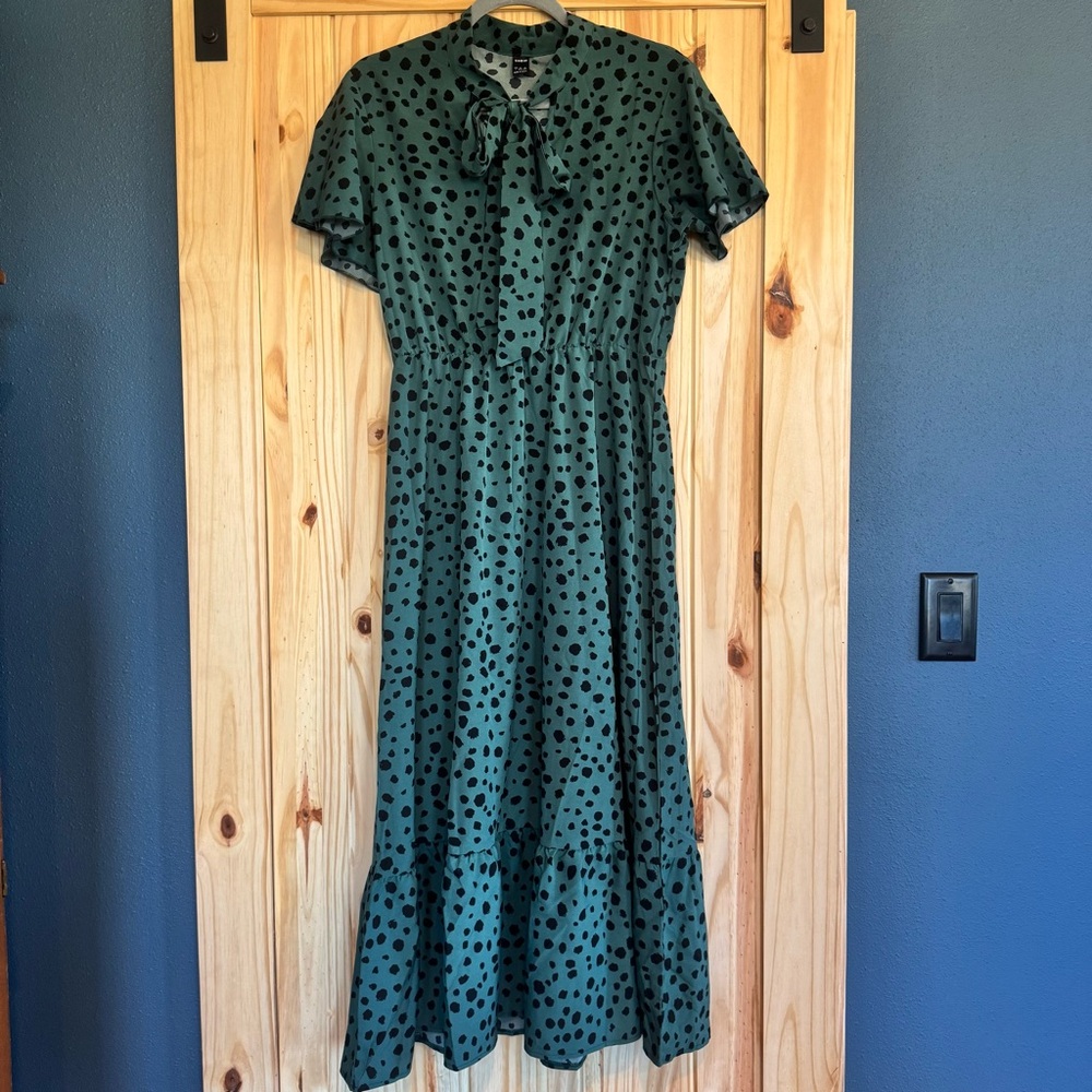 Rockabilly Green & Black Spotted Bow Neckline Flutter Sleeve Dress size Large - Picture 8 of 10